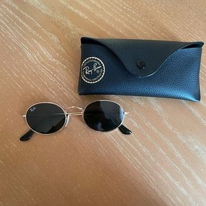 Ray Ban Oval Flat Sunglasses